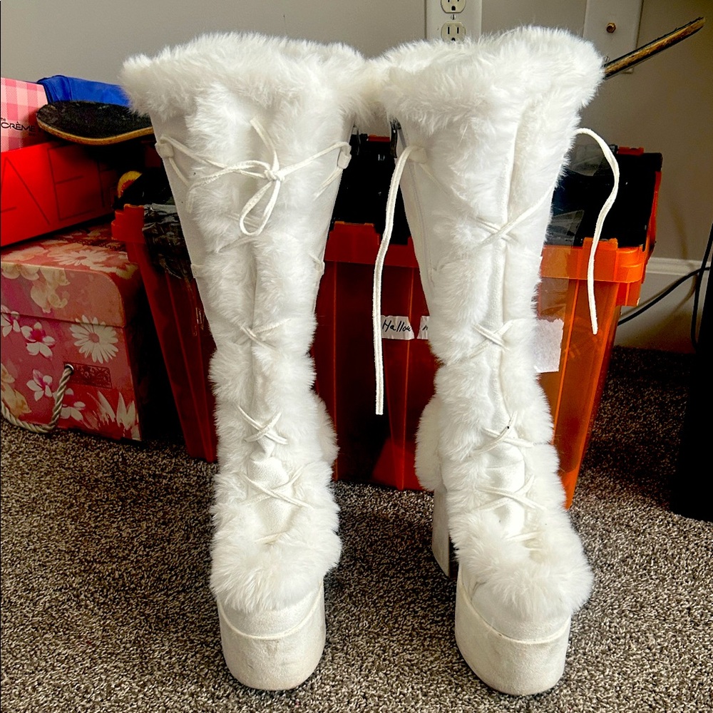 Elegant White Faux Fur Lace-Up Boots